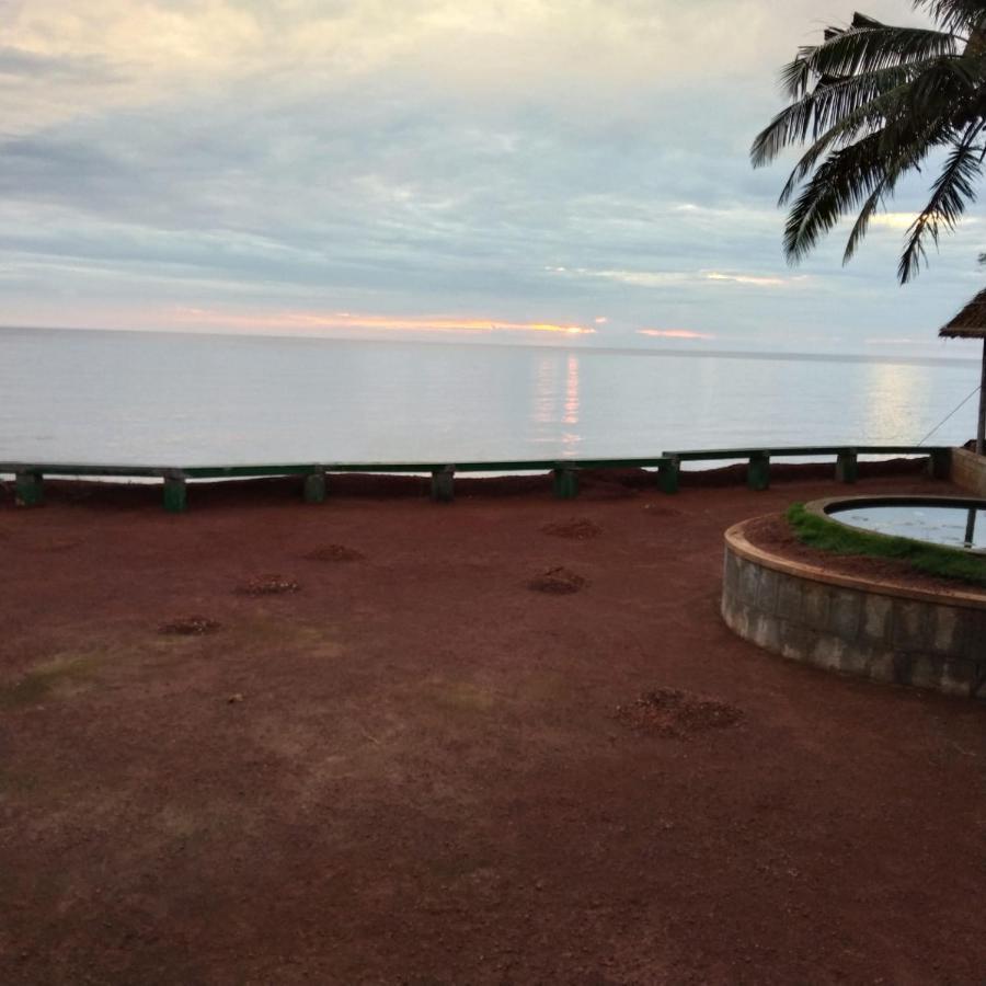 Seashore Beach Resort Varkala Exterior photo