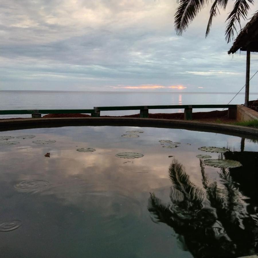 Seashore Beach Resort Varkala Exterior photo