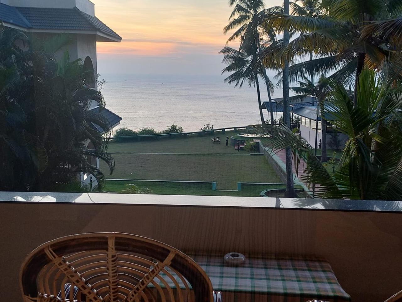 Seashore Beach Resort Varkala Exterior photo