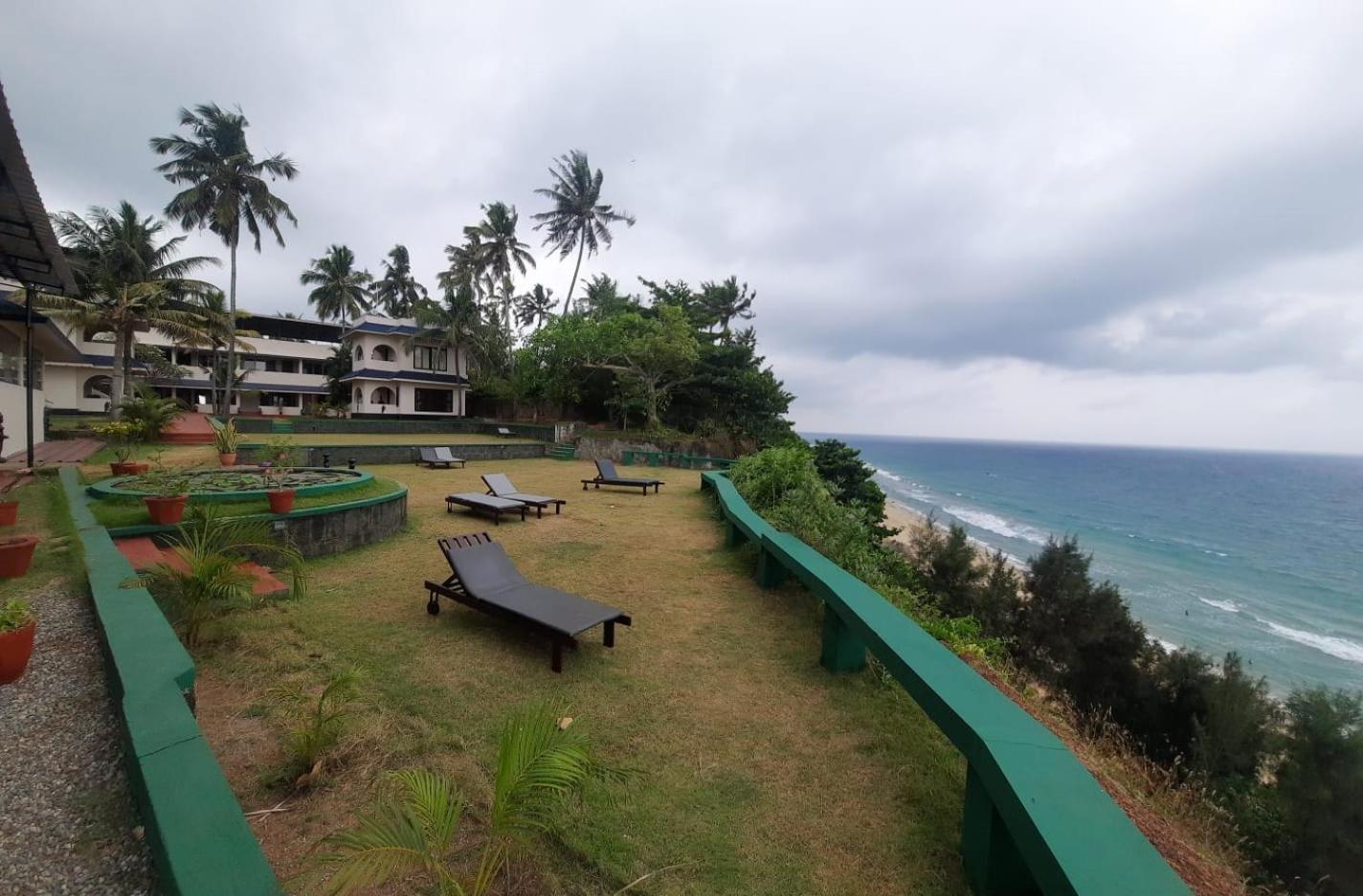 Seashore Beach Resort Varkala Exterior photo